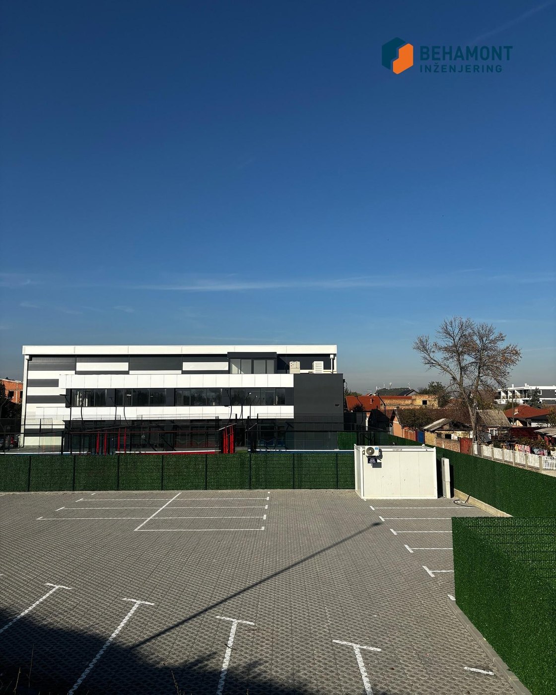 Parking i padel centar